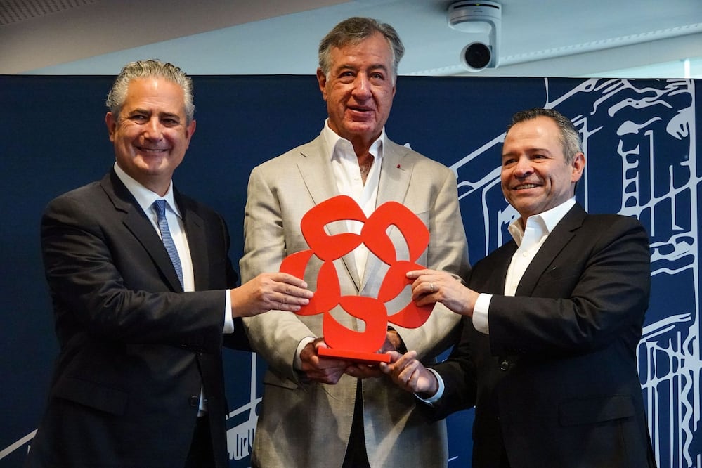 Fernando Chico Pardo en conferencia: con 73 años, se compromete a liderar la transformación de Banamex y mantener su postura como inversor de largo plazo (Foto: Cuartoscuro)