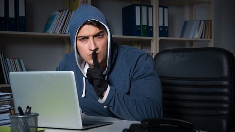 Delincuentes suplantan a 12 financieras legítimas: Condusef revela la lista para que no caigas en fraude