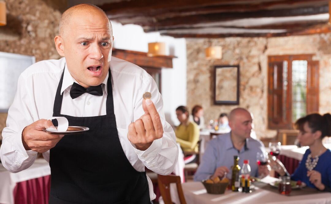 ¿Alguna vez te han negado la salida porque no has dado propina? (Foto: DeDinero)