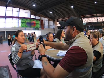 Beca Benito Juárez 2025: Anuncian entrega de tarjetas para estudiantes de preparatoria