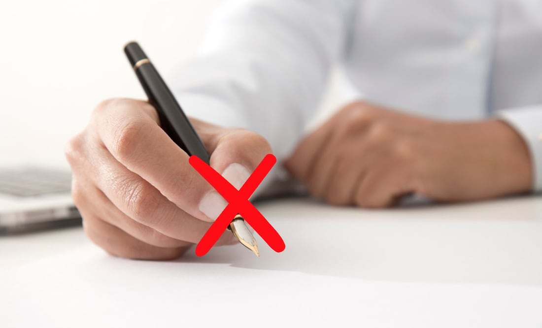 Firmar una hoja en blanco: El peligro oculto en préstamos y contratos laborales, según Profeco y Condusef. (Foto: DeDinero)