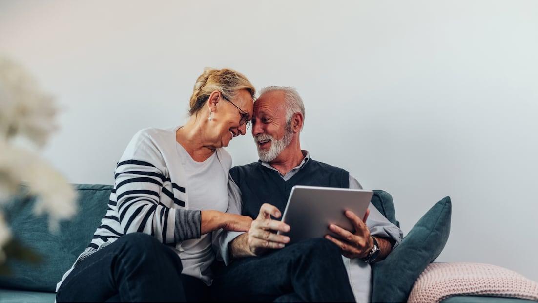Edad mínima para pensionarse si cotizas en el ISSSTE (Foto: Canva)