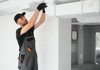 Oferta laboral para trabajar como técnico de mantenimiento en Canadá con sueldo superior a $34,000 pesos mensuales