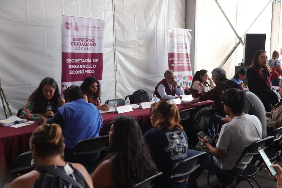 La Mesa de Atención contra el Despojo en el Zócalo (Foto: Cuartoscuro)