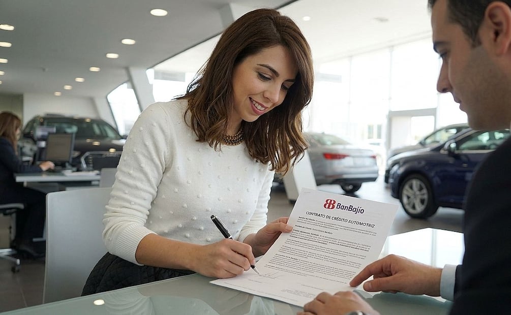 BanBajío financia tu auto nuevo con este crédito de nómina. (Foto: Creada con IA)