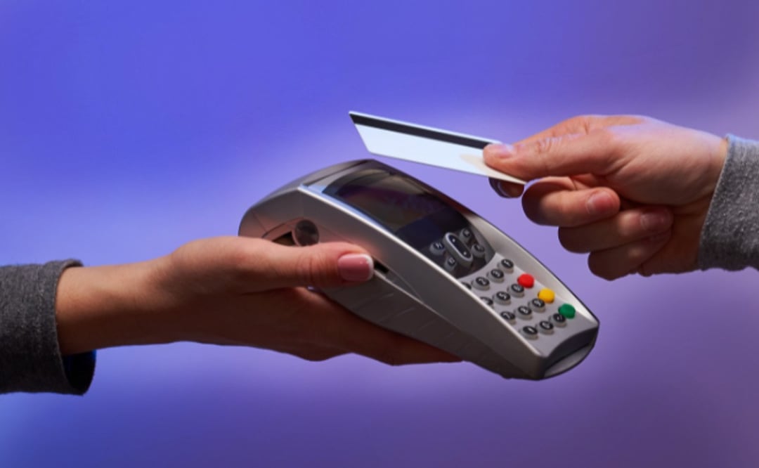 Conoce qué compras puedes hacer sin la necesidad de ingresar el NIP de tu tarjeta. (Foto: DeDinero)