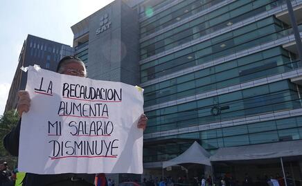 Trabajadores del SAT se manifiestan en todo México: Suspenden trámites y exigen mejoras laborales