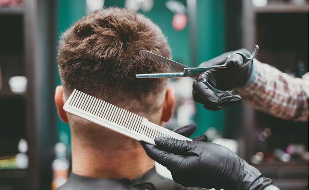 ¿Cuánto cobra un barbero por corte en México? (Foto: DeDinero)