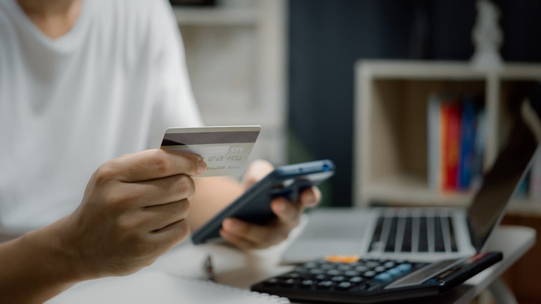 La Condusef advierte: el nombre en una transferencia SPEI no garantiza que el dinero llegue al destinatario correcto (Foto: Canva)