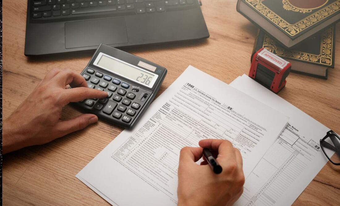 Conoce los pasos para hacer tu declaración anual del 2023. (Foto: DeDInero)