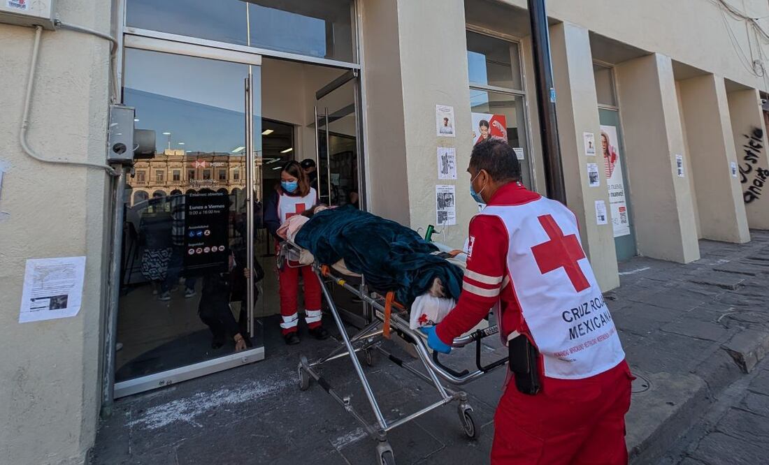 Conoce el polémico caso de HSBC que obliga a una adulta mayor  a acudir al banco en camilla. (Foto: Redes sociales)