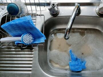 Las fibras de trastes que no debes comprar para no arruinar tus trastes, según Revista del Consumidor de octubre