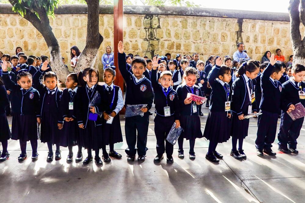 El programa Beca Bienestar para Niñas y Niños busca que ningún estudiante de escuela pública abandone sus estudios por falta de recursos en la Ciudad de México (Foto: Cuartoscuro)