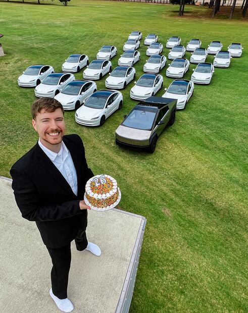 Estos son loas autos que se regalaran en el Instagram de Mr Beast. (Foto: DeDInero)