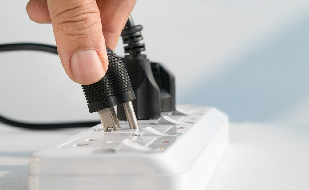 ¿Qué aparatos se deben desconectar para ahorrar luz? (Foto: DeDinero)