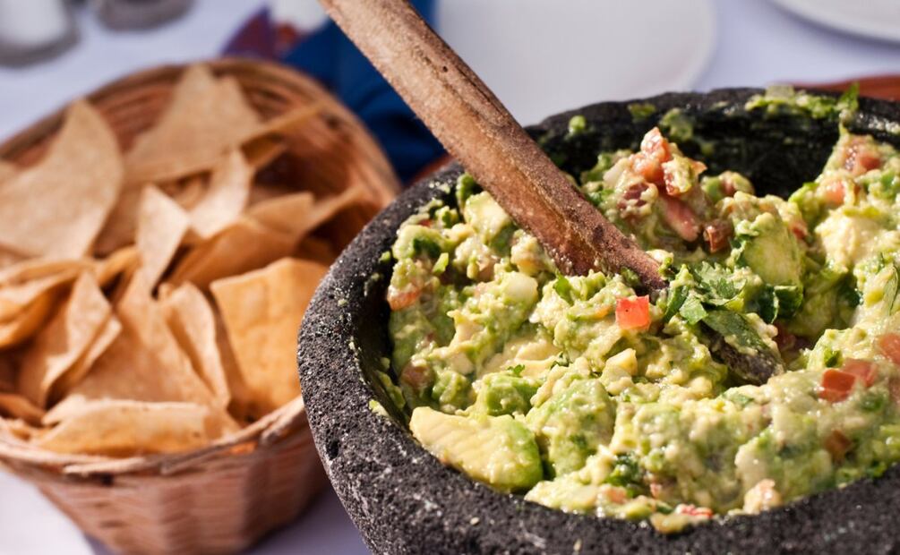 La Profeco menciona que el guacamole es la salsas mexicana preferida por muchos extranjeros. (Foto: DeDinero)