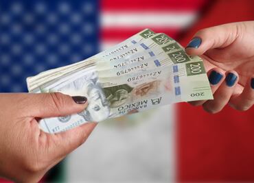 ¿Cómo puedo recibir dinero de mi familiar que vive en Estados Unidos?