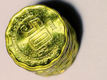 Empleado del Oxxo y regio se pelean por 50 centavos, “redondeo terminará en una guerra mundial”