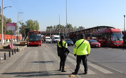 Multas y sanciones por invadir el carril del Metrobús en la CDMX