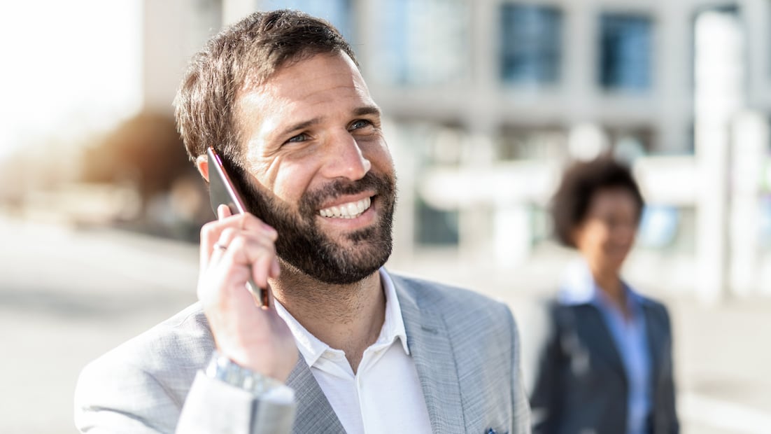 Telefónica Movistar podría ceder sus operaciones móviles en México a Virgin Mobile (Foto: Canva)