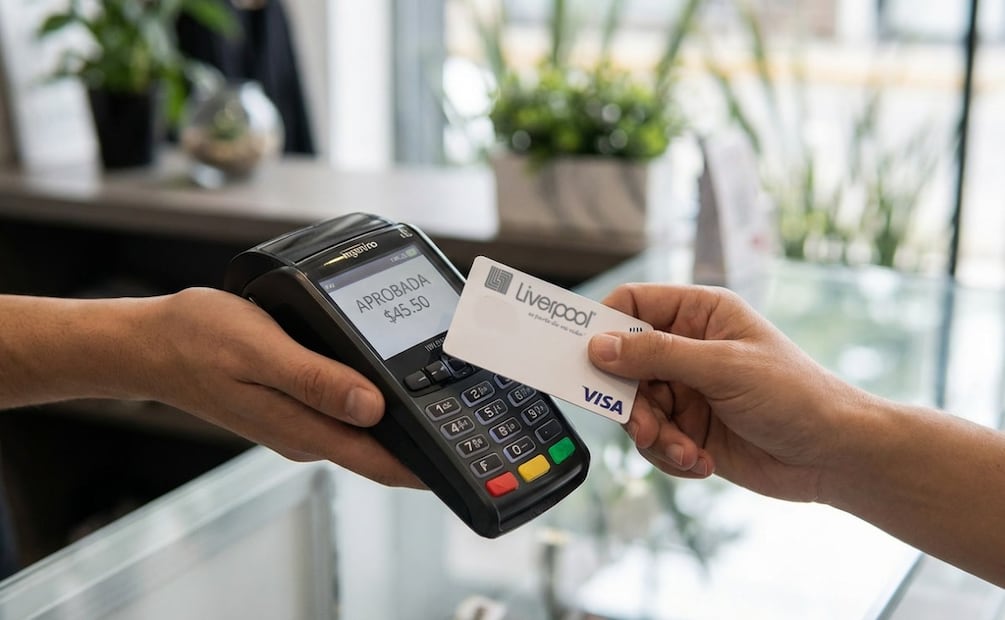 Tarjetas de crédito Liverpool: costos, beneficios y cuál conviene más para iniciar tu historial. (Foto: Creada con IA)