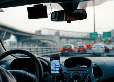 Norteño en taxi ofrece viaje gratis a cliente más 300 pesos, a cambio de favores turbios y caso se hace viral