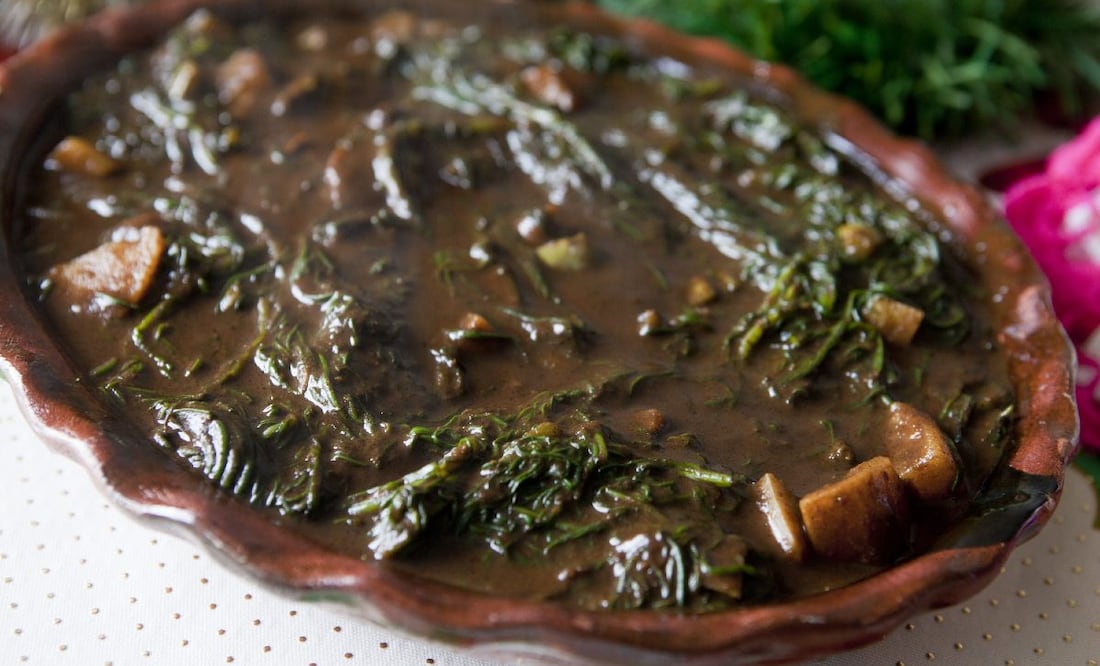 Cena de Navidad con sabor tradicional: Aprende a preparar romeritos caseros sin gastar de más. (Foto: Captura de pantalla)