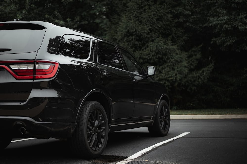 Las plataformas especializadas en compra venta de seminuevos, pueden darte una idea más precisa del valor real de tu auto. Foto: Pexels