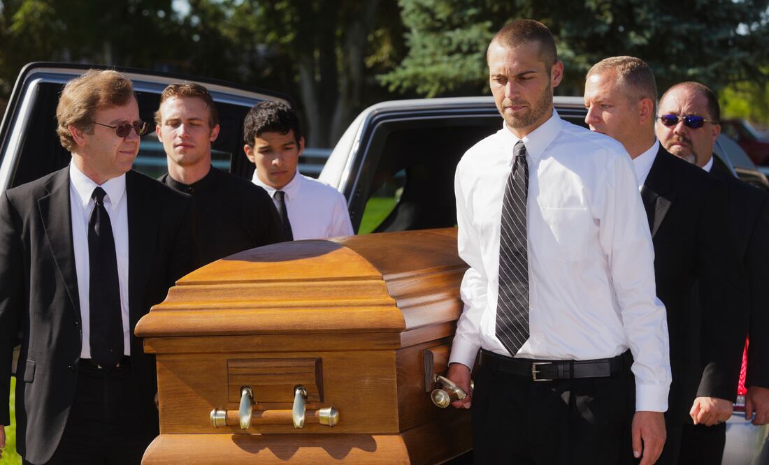 La pensión por muerte del ISSSTE garantiza apoyo económico a las familias tras el fallecimiento del trabajador o pensionado (Foto: Canva)