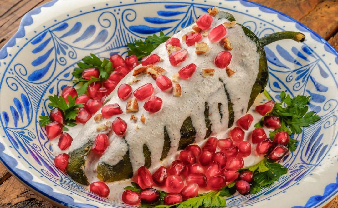 ¿Dónde ir para degustar un típico chile en nogada cerca de la CDMX? (Foto: DeDinero)
