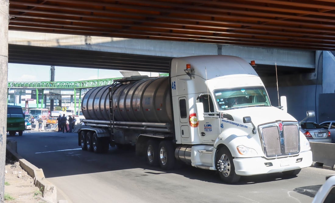 Las reformas buscan fortalecer la seguridad vial y profesionalizar el transporte de materiales peligrosos en la capital (Foto: Cuartoscuro)