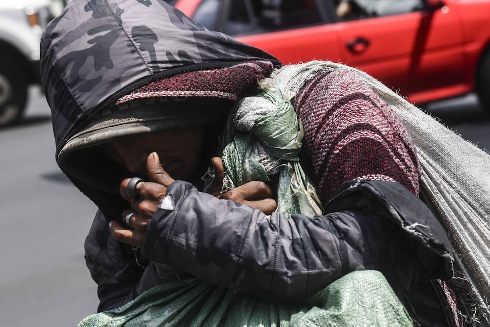 El INEGI tomó la estafeta del Coneval y por primera vez midió la pobreza multidimensional en México, revelando avances, pero también profundas brechas regionales (Foto: Cuartoscuro)