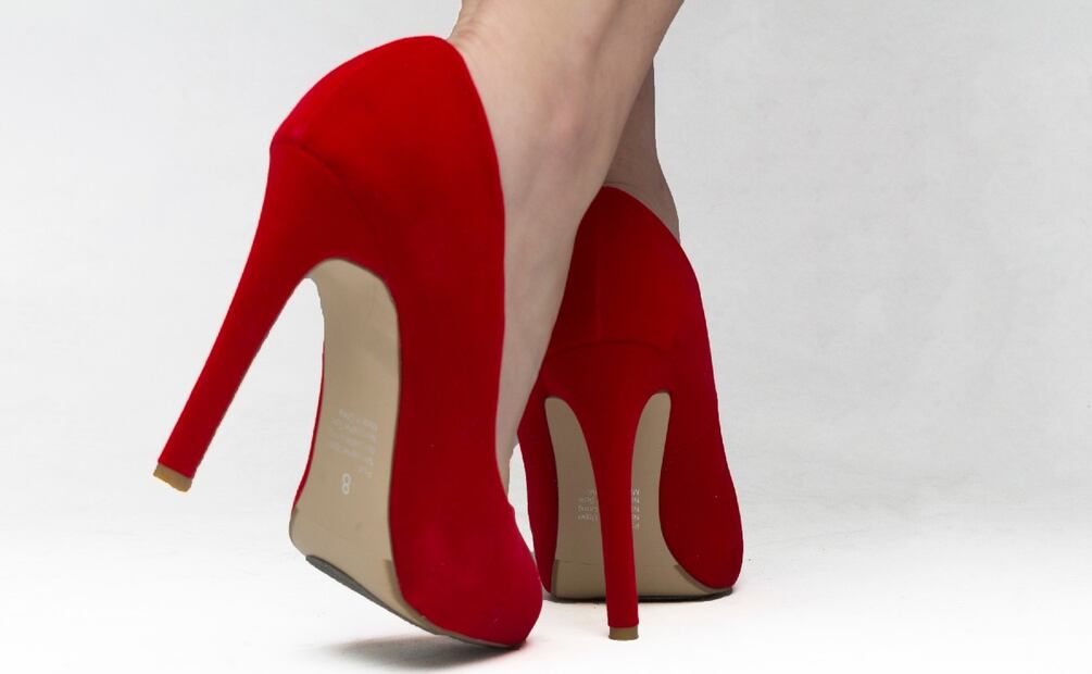 ¿Cuando la economía baja, los tacones suben? (Foto: DeDinero)