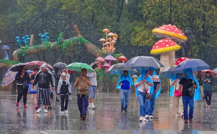 Adelantan fin del ciclo escolar y vacaciones por lluvias en México