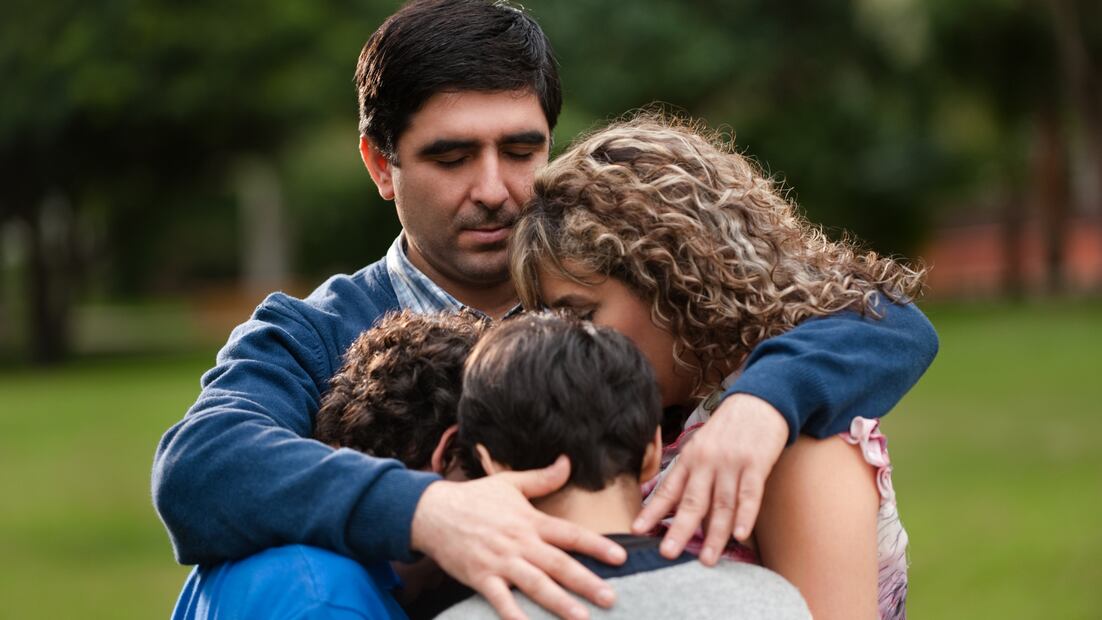 Programa de apoyo económico único de 8 mil pesos para jefas y jefes de familia (Foto: Canva)