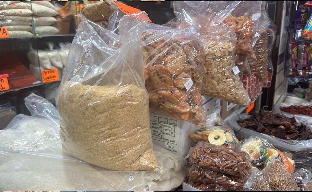 Navidad más cara en 2025: así puedes ahorrar hasta 300 pesos comprando en un mercado. (Foto: DeDinero)