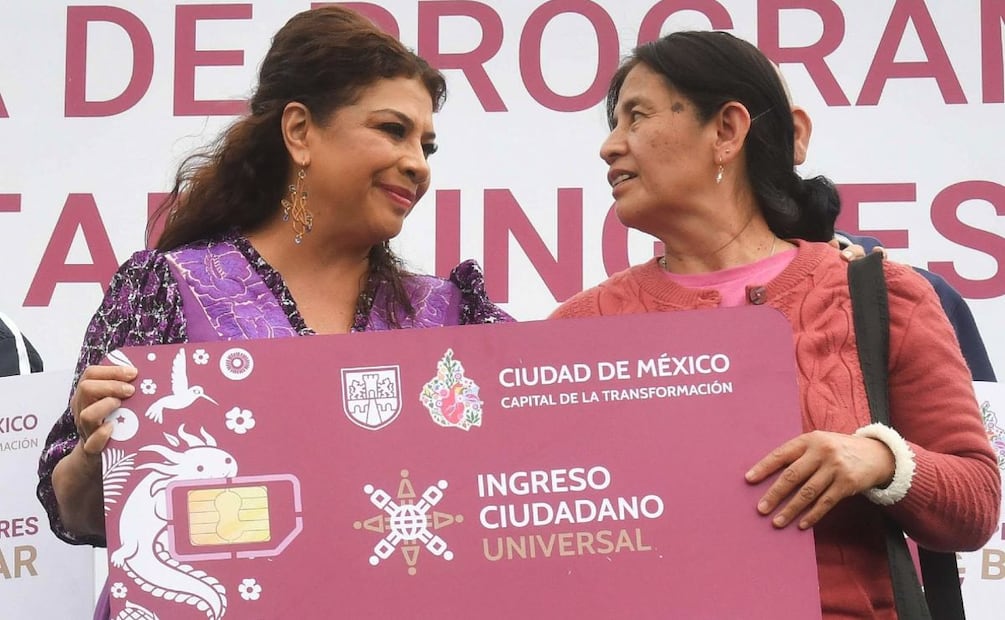 Entrega de programas capitalinos. (Foto: Cuartoscuro)