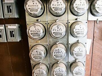 CFE: ¡No te cuelgues! Esta es la pena por robar luz con "diablitos"