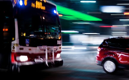 Video: Mujer intenta ahorrarse unos pesos en el transporte público y se le atoran partes tabú del cuerpo humano