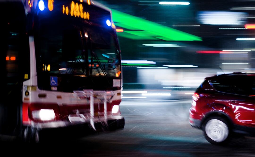 Video viral: El caso de la mujer atrapada en Transmilenio. (Foto: Redes sociales)