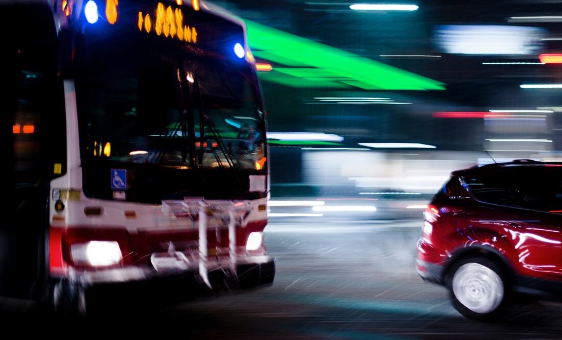 Video viral: El caso de la mujer atrapada en Transmilenio. (Foto: Redes sociales)