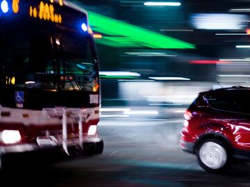 Video: Mujer intenta ahorrarse unos pesos en el transporte público y se le atoran partes tabú del cuerpo humano