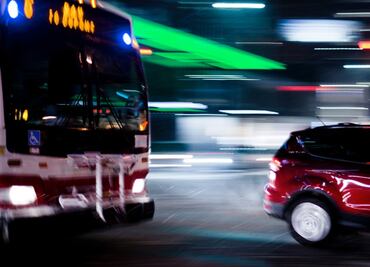 Video: Mujer intenta ahorrarse unos pesos en el transporte público y se le atoran partes tabú del cuerpo humano