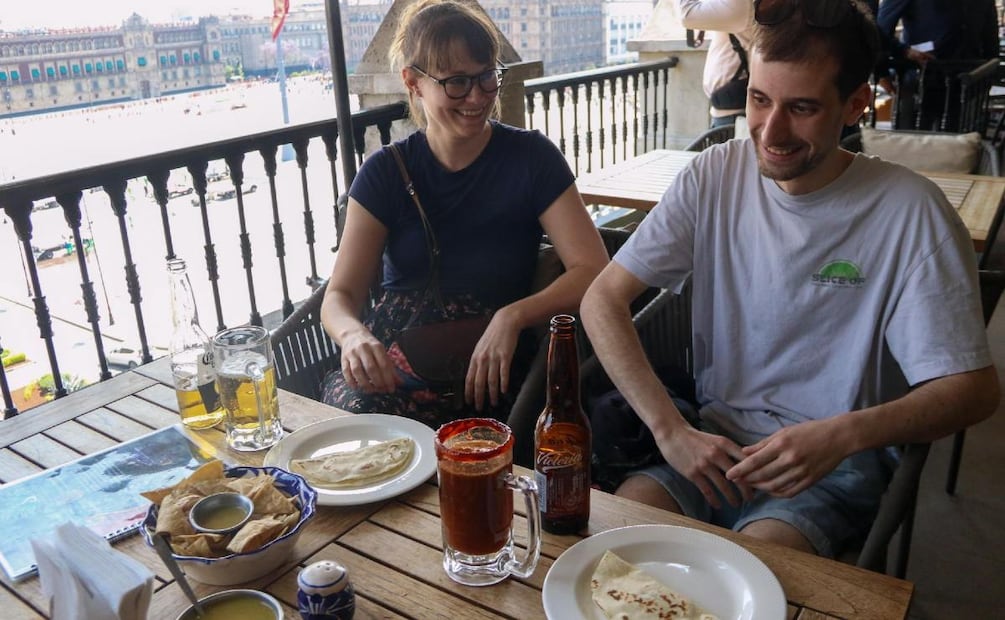 Fraude en CDMX: restaurantes en el Centro Histórico cobran cargo ilegal por vista turística. (Foto: Cuartoscuro)