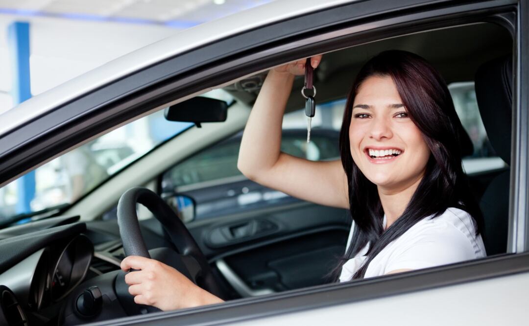 Conoce los gastos que debes contemplar si quieres tener un auto en la CDMX. (Foto: DeDinero)