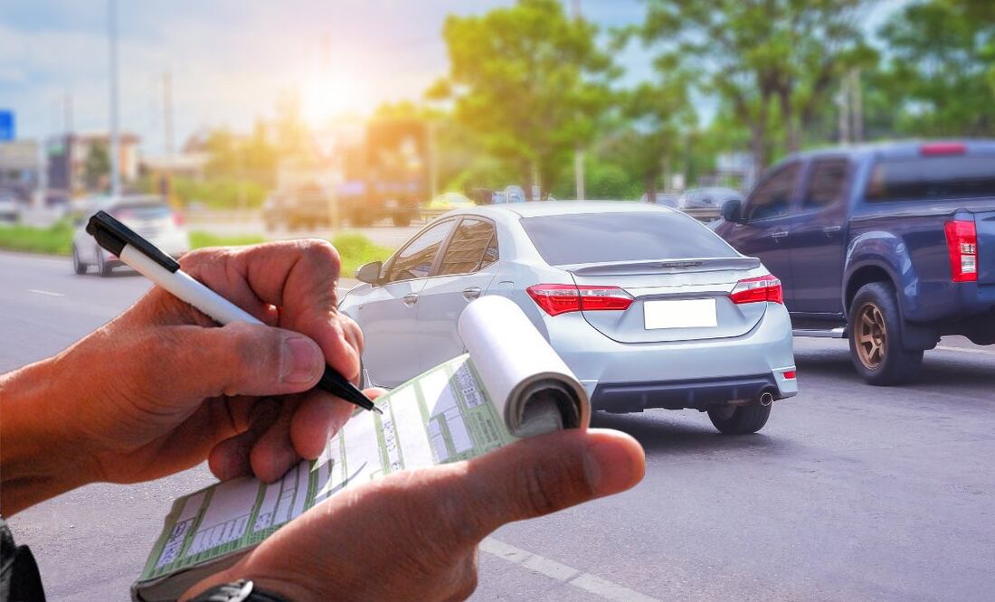 ¿Cuánto cuestan las multas por no respetar el programa "Hoy No Circula"? (Foto: DeDinero)