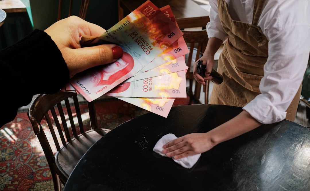 Profeco y SAT: ¿Qué dice la ley sobre las propinas? (Foto: DeDinero)