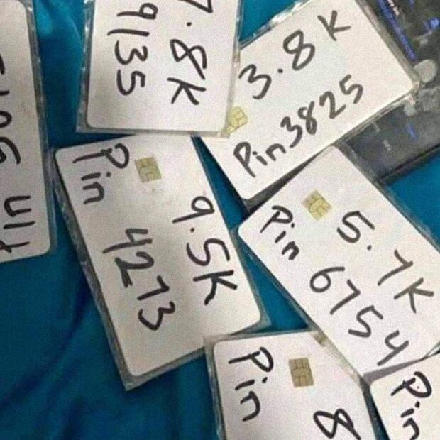Ejemplos de "tarjetas blancas" que pueden hallarse en redes sociales. (Foto: Tomada del Facebook Marketplace)
