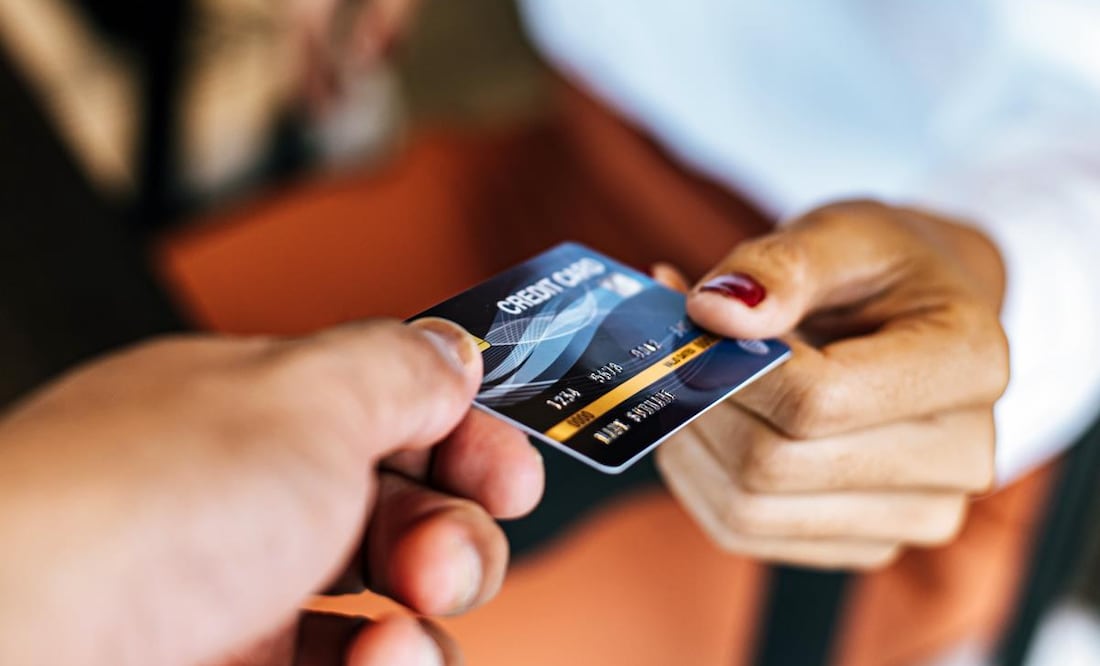 El vocero nacional del Buró de Crédito explica que si empiezas a pagar, mejorará tu historial. (Foto: Freepik)