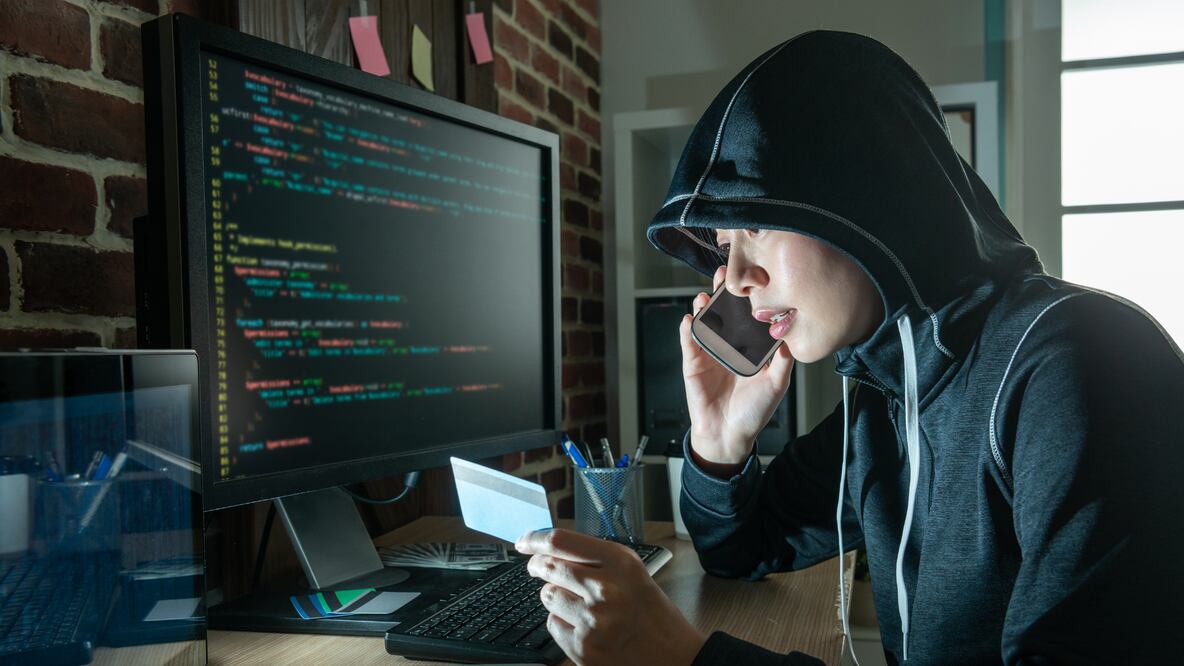 CONDUSEF explica los fraudes cibernéticos (Foto: Canva)